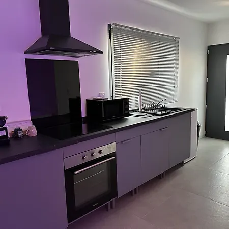 Cocon Jacuzzi Et Cinema 4k P